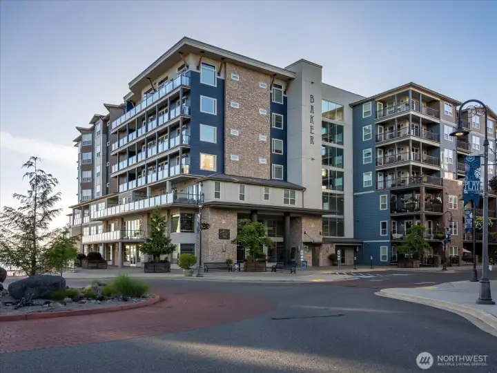 Located in the desirable Baker Condominium building. Located in the desirable Baker Condominium building.