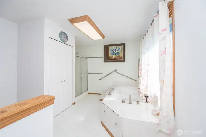 downstairs full bathroom