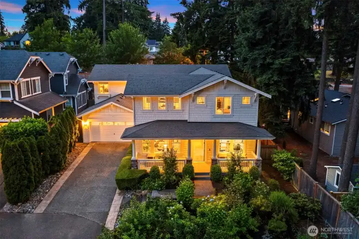 East facing home on a 8,618 square foot lot with 3 car garage. East facing home on a 8,618 square foot lot with 3 car garage.