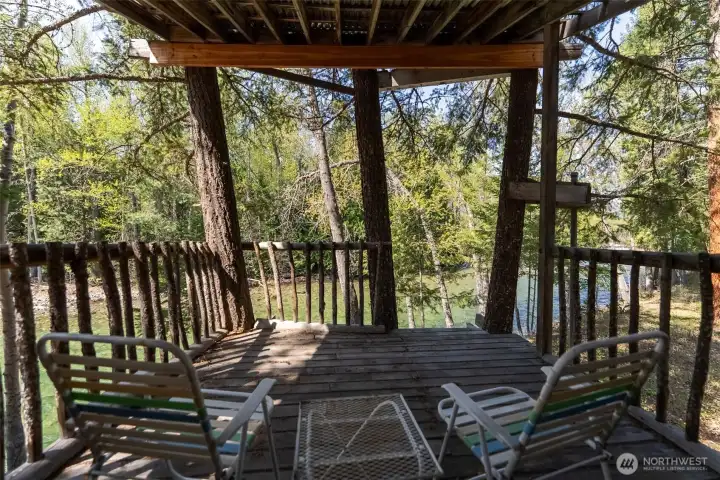 Every kid's dream treehouse overlooking the Methow River. Every kid's dream treehouse overlooking the Methow River.