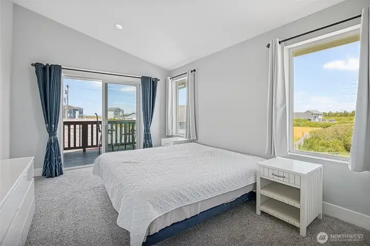 Primary Ensuite with Private Access to Upper Deck