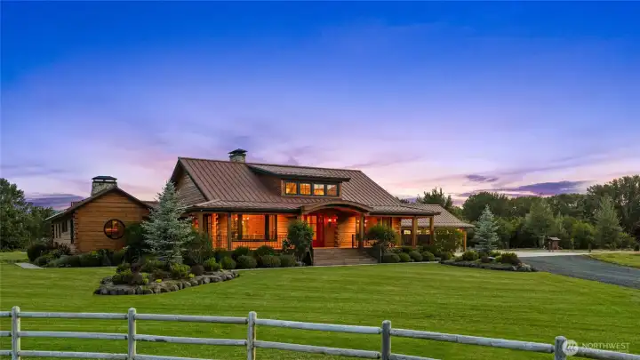 Custom Appalachian Dovetail home built by Caribou Creek Timber Homes