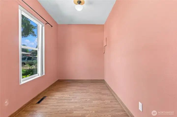 Extra Office / Bonus space to the Left as you enter the Home Extra Office / Bonus space to the Left as you enter the Home