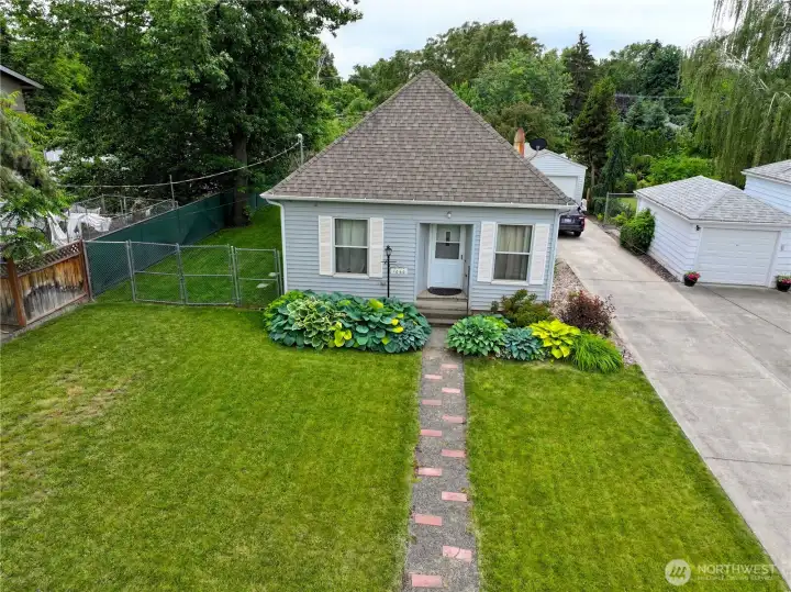 Home on an oversized lot and nice setback on the property Home on an oversized lot and nice setback on the property