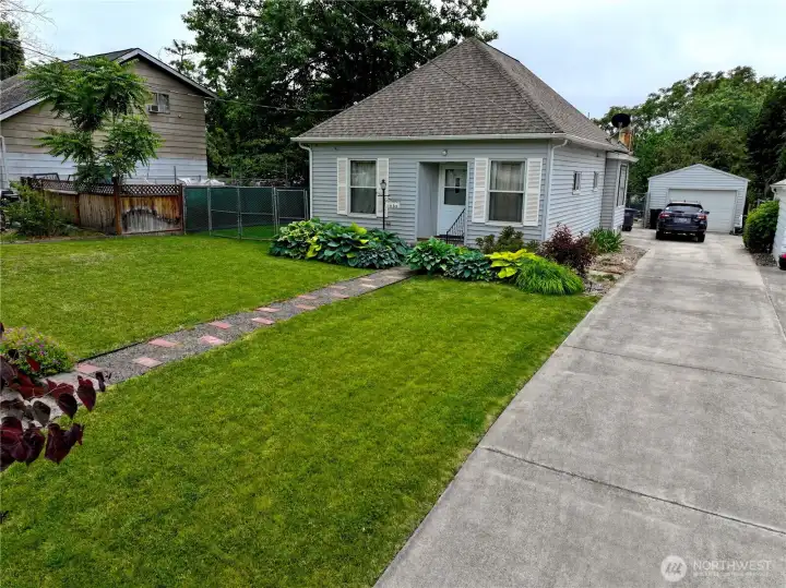 1500 Sqft 2 bedroom 1 bath Home 1500 Sqft 2 bedroom 1 bath Home