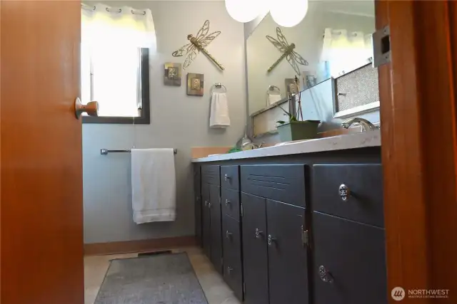 Upper Full Bath