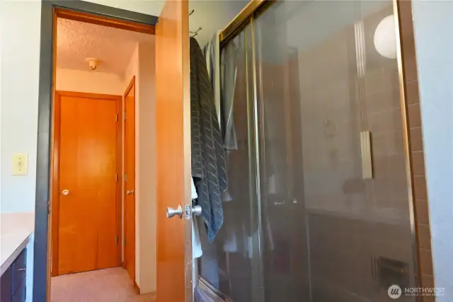 Upper Full Bath