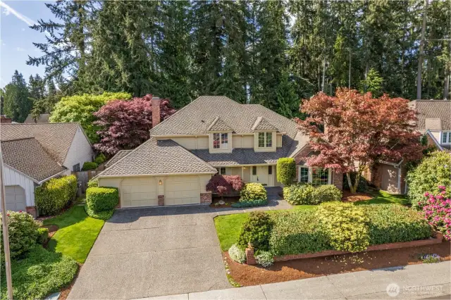 Gorgeous curb appeal!