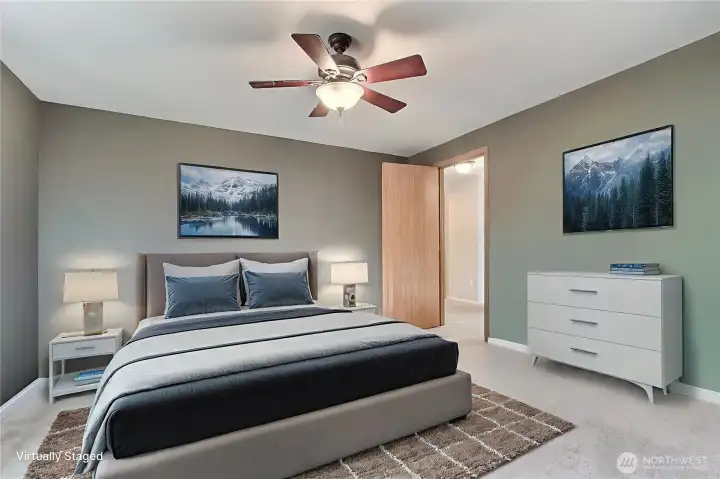 2nd Bedroom w/ Walk-In Closet