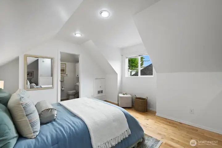Upstairs Primary Bedroom