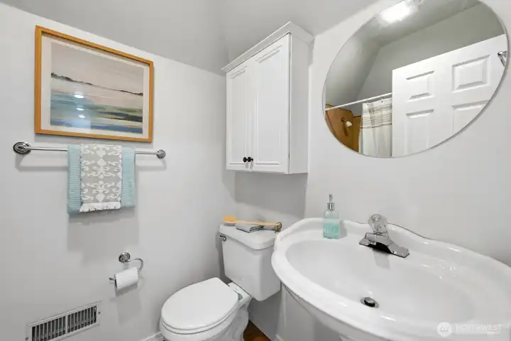 Upstairs Primary Bathroom