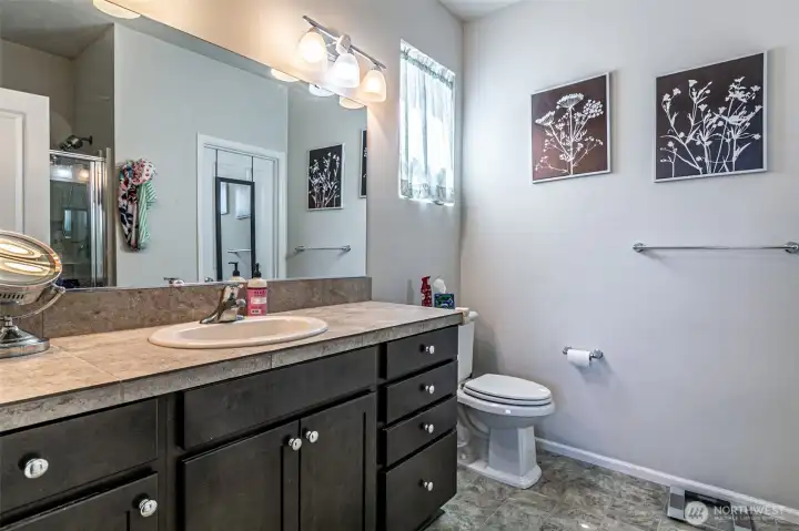 3/4 bath off of primary