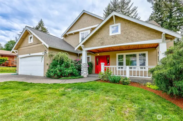 The large overhang graces the roomy porch.