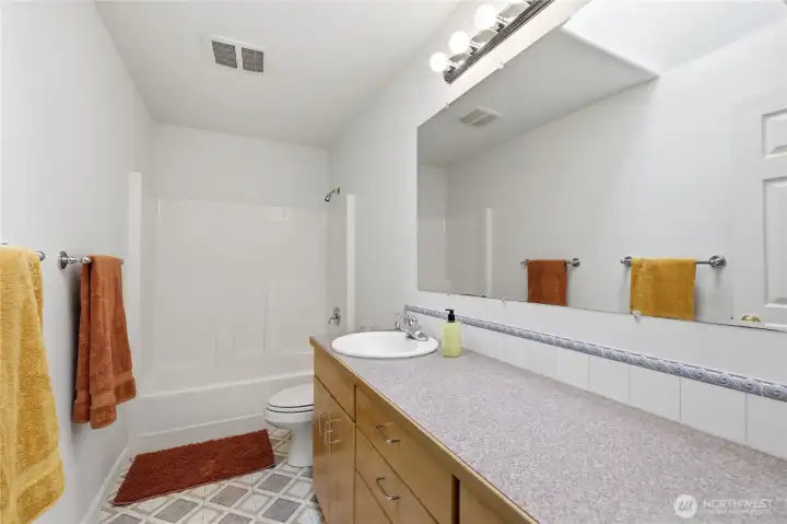 The full bathroom upstairs.