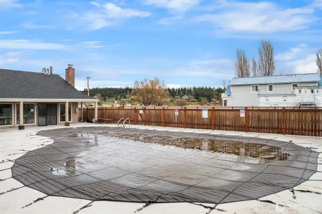 Complex Clubhouse & Pool