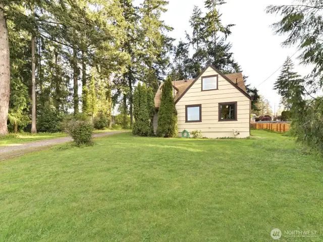 Second house on lot, 917