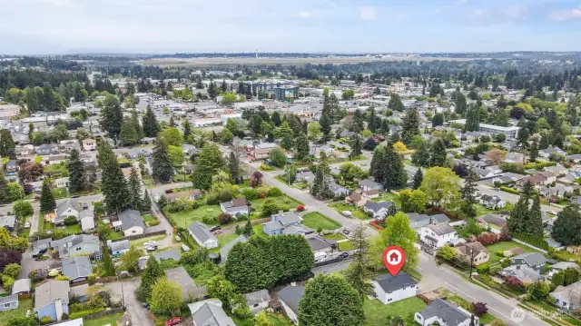 Easy access to Burien downtown within minutes