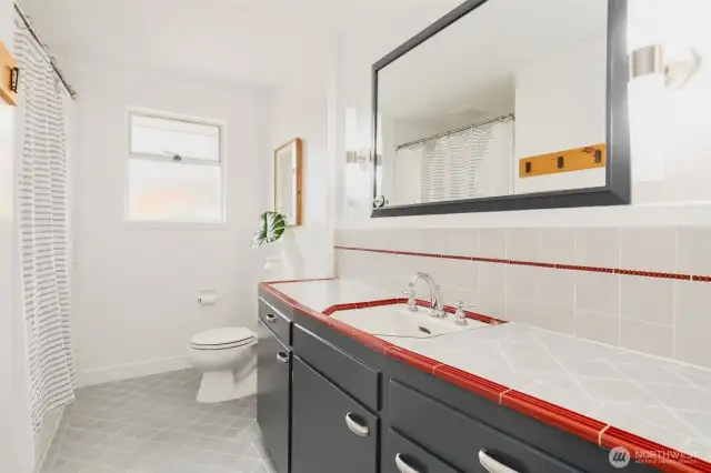 Large full bathroom on the main floor