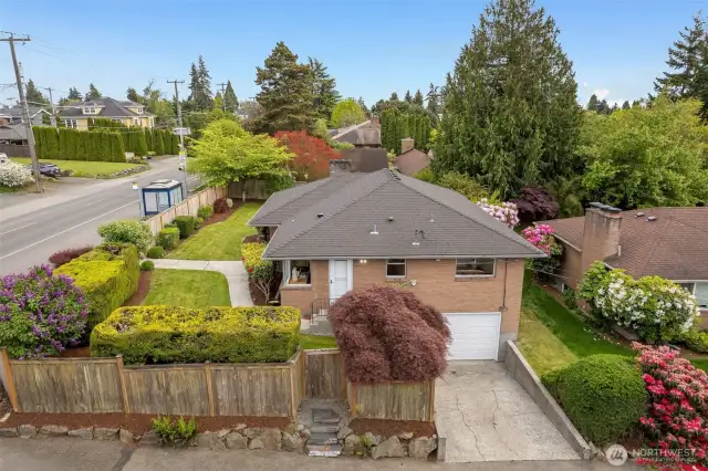 Corner lot, Garage access from NW 96th