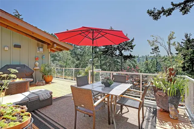 Private Entertaining Deck