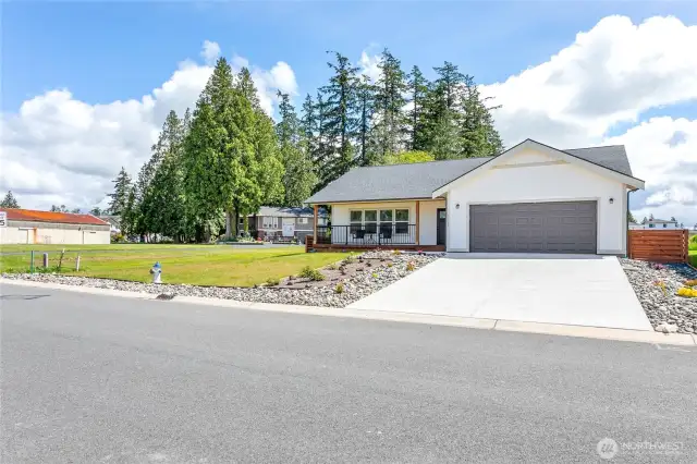 Welcome to 2522 Dodd St., Blaine