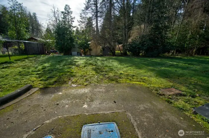 Driveway entrance to 1707 Fir