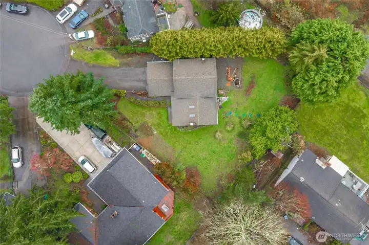 Huge lot with big back yard