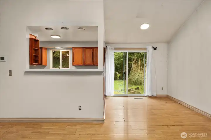 Dining area off living room and kitchen