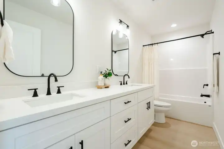 Shared full bathroom