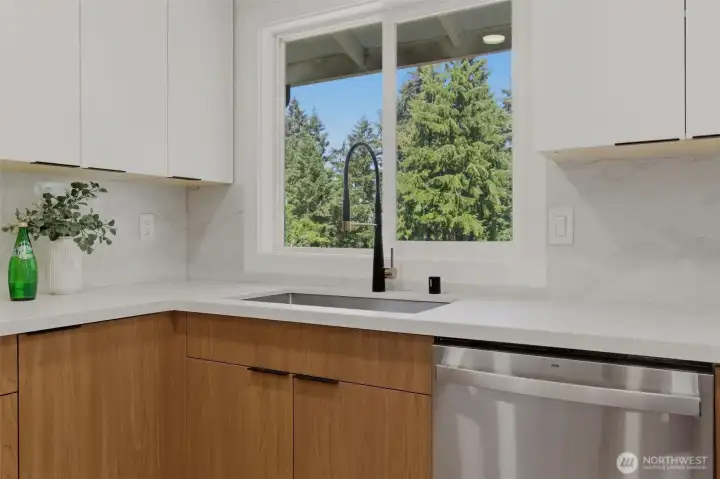 Full Quarts Back splash