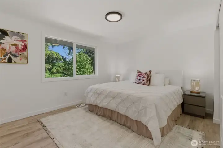 1st bedroom / Primary bedroom
