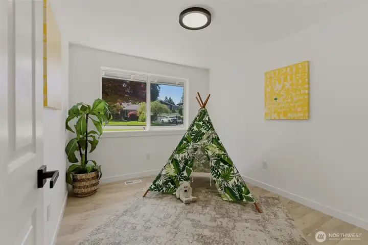 2nd bedroom