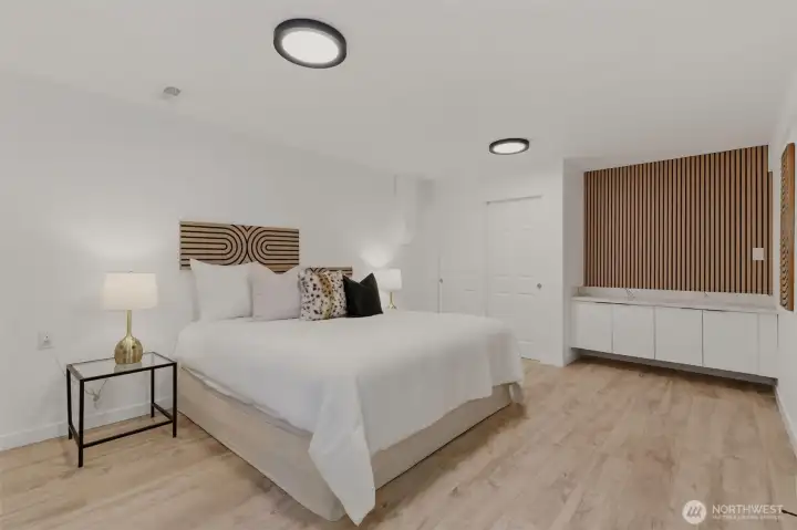 Lower level primary bedroom ( 4th bedroom )