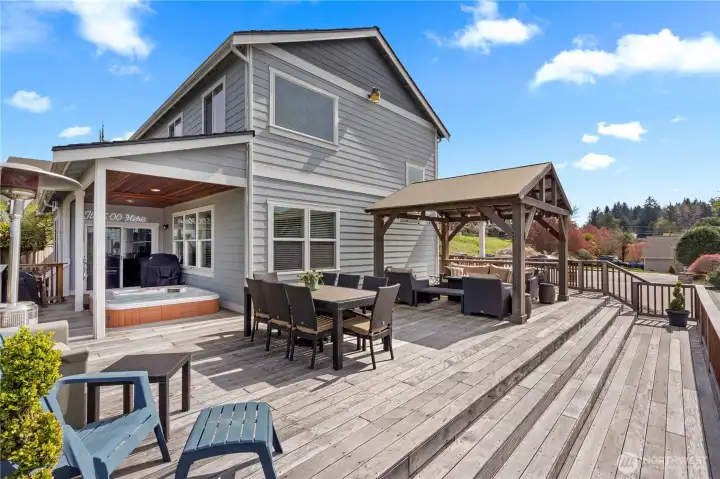 Deck is made of Ipe/Ironwood (Brazilian Walnut). This is the hardest wood available for decking and holds up 50-75 plus years!