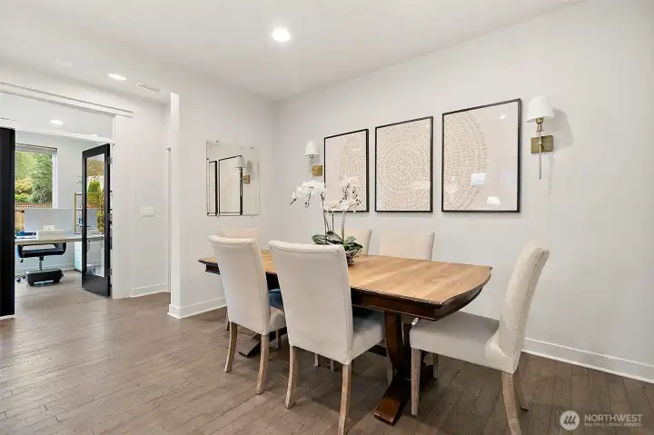 Beautiful dinning room.
