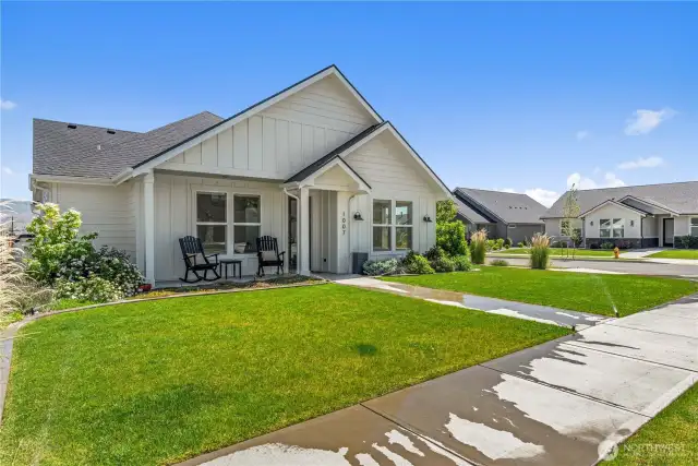 1007 Racine Springs~ Better Than New Robert Construction!