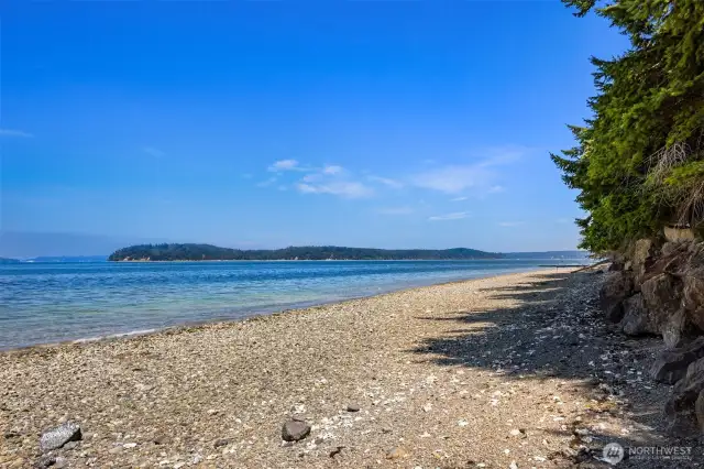 One of the nicest beaches around with clams and oysters galore.