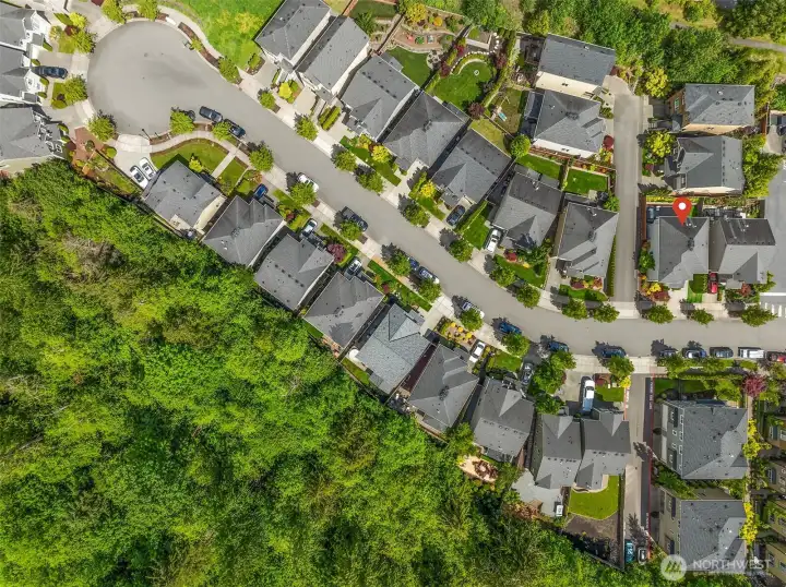 Gorgeous Snoqualmie location with quick access to tons of trails