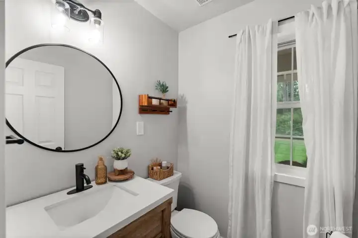 1/2 bath on mainlevel