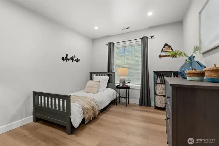 2nd bedroom