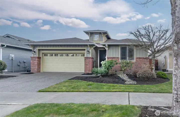 Located in Jubilee, a wonderful 55 and better community in Lacey, WA., This home has so much to offer.