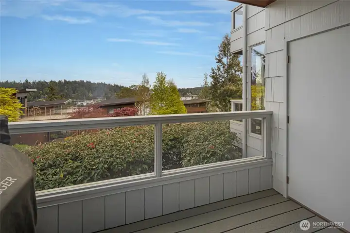 covered deck off living room