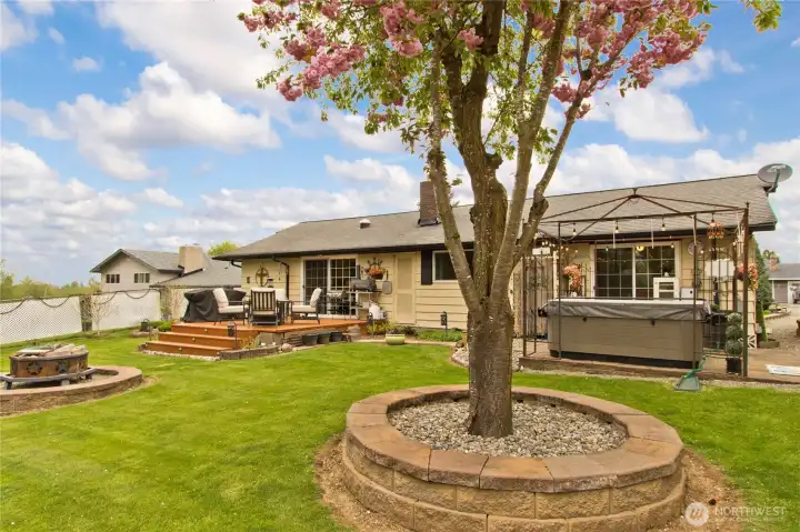 Beautiful maintained fully fenced yard