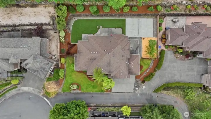 Oversized lot in Sammamish. Lot size 15,010 sq ft