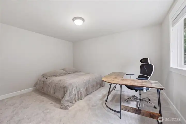 Ensuite bedroom, great for guest or for generational families