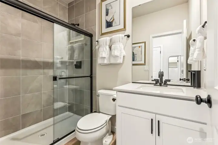Disclaimer Secondary photos of same floor plan on different lot in different community: Photos are from another Luna, finishes, upgrades, and features may vary.