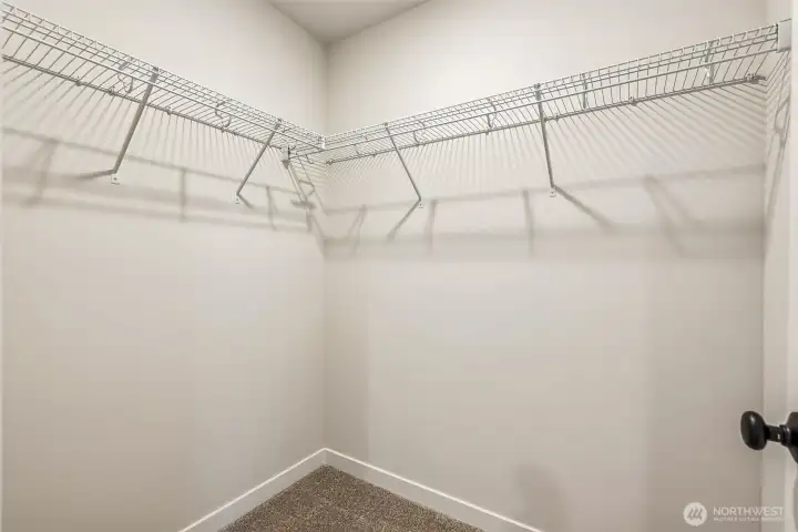 Disclaimer Secondary photos of same floor plan on different lot in different community: Photos are from another Luna, finishes, upgrades, and features may vary.