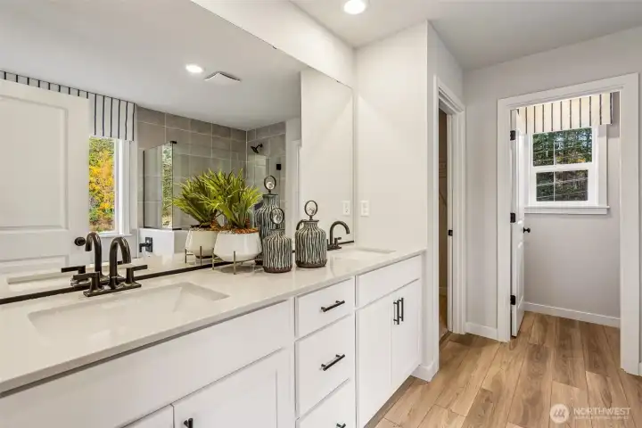 Disclaimer Secondary photos of same floor plan on different lot in different community: Photos are from another Luna, finishes, upgrades, and features may vary.