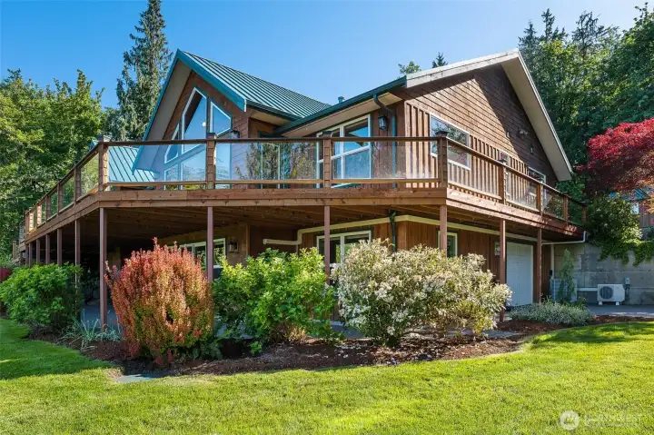 These homes and the property have been meticulously maintained and thoughtfully updated. These homes and the property have been meticulously maintained and thoughtfully updated.