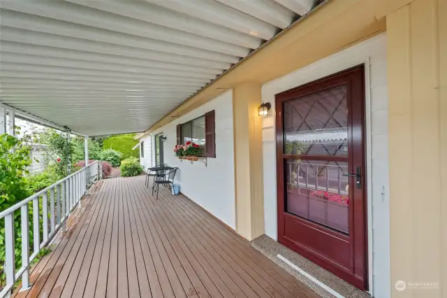 Large, covered deck. Come on in.